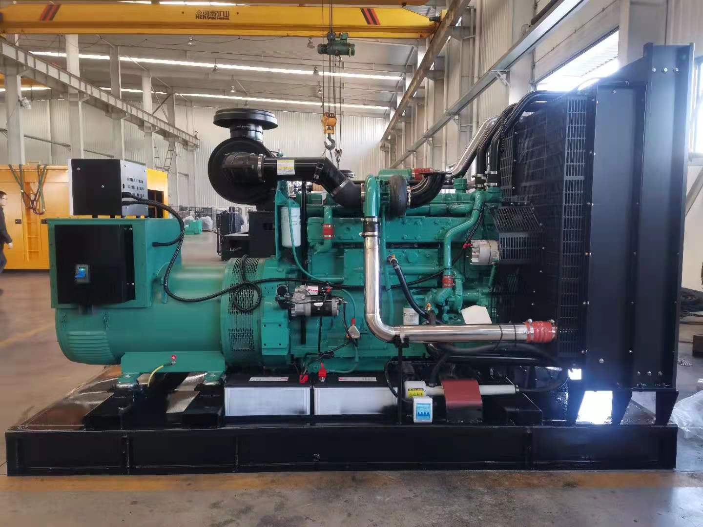 康明斯550KW柴油發電機組加急生產發往河北，同舟共冀
